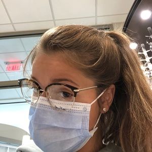 Meet your Posher, Abby